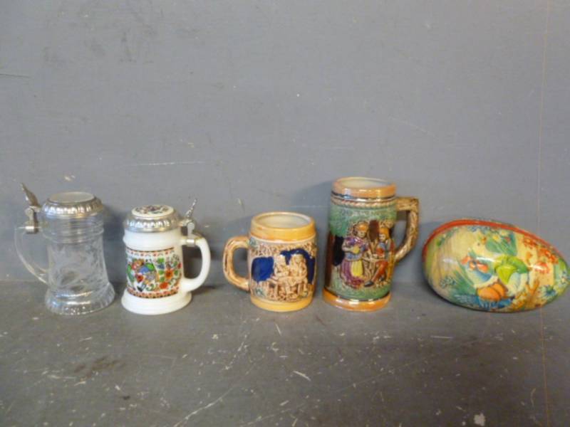 lot 270 image: Decorative