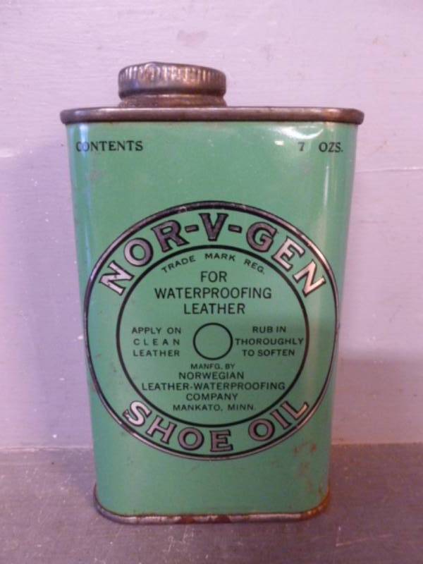 lot 273 image: Vintage Oil Can