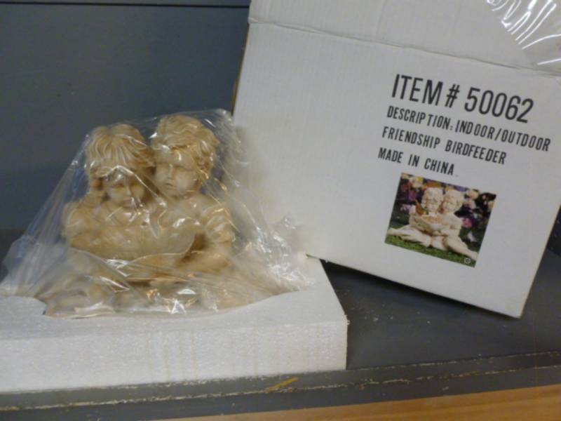 lot 279 image: New Bird Feeder