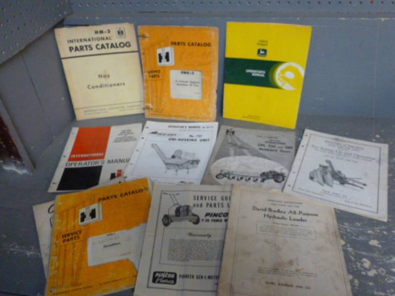 lot 284 image: Vintage Manuals
