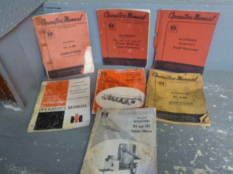 lot 285 image: Vintage Manuals