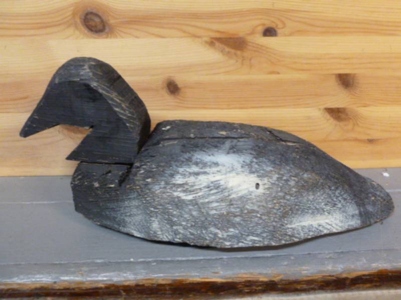 lot 292 image: Wooden Duck Decoration