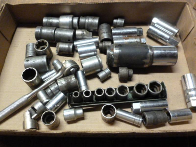 lot 297 image: Sockets