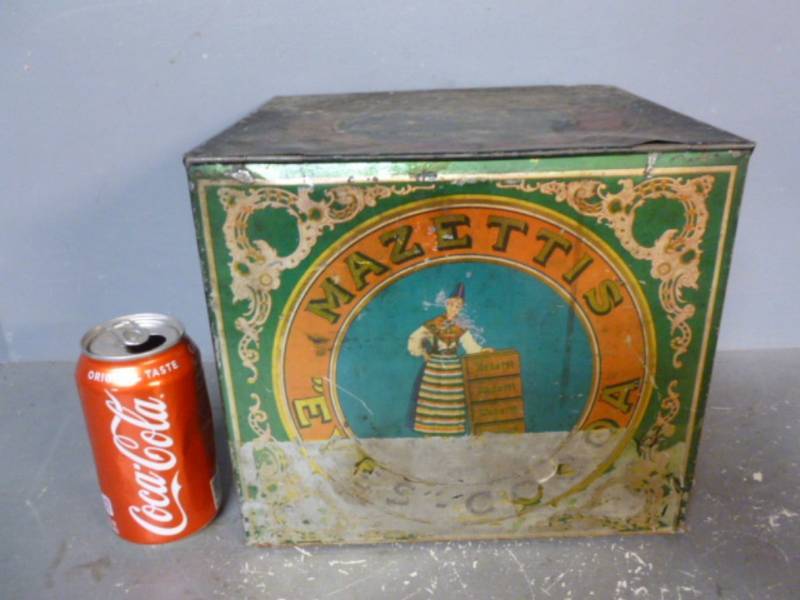 lot 300 image: Antique Container