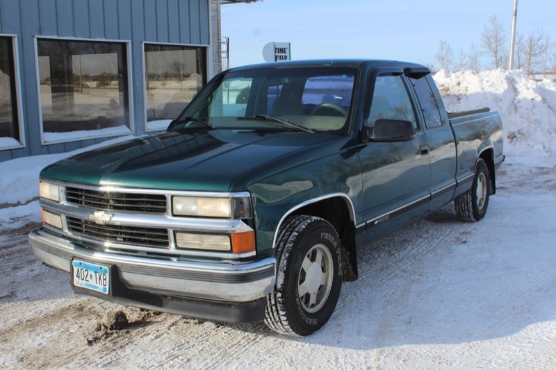 lot 3441 image: 1997 Chevrolet C1500 Silverado
