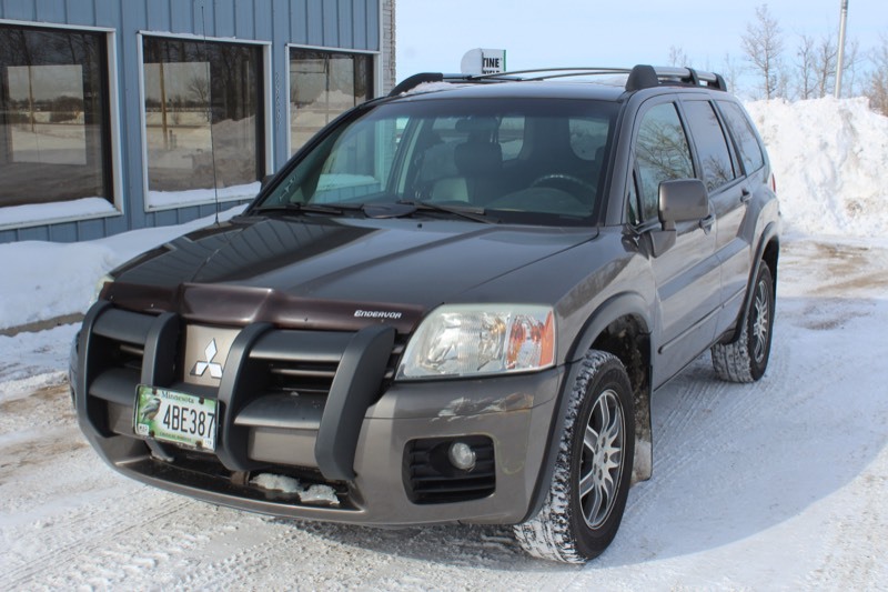 2004 Mitsubishi Endeavor Limited AWD - 2 Owner -