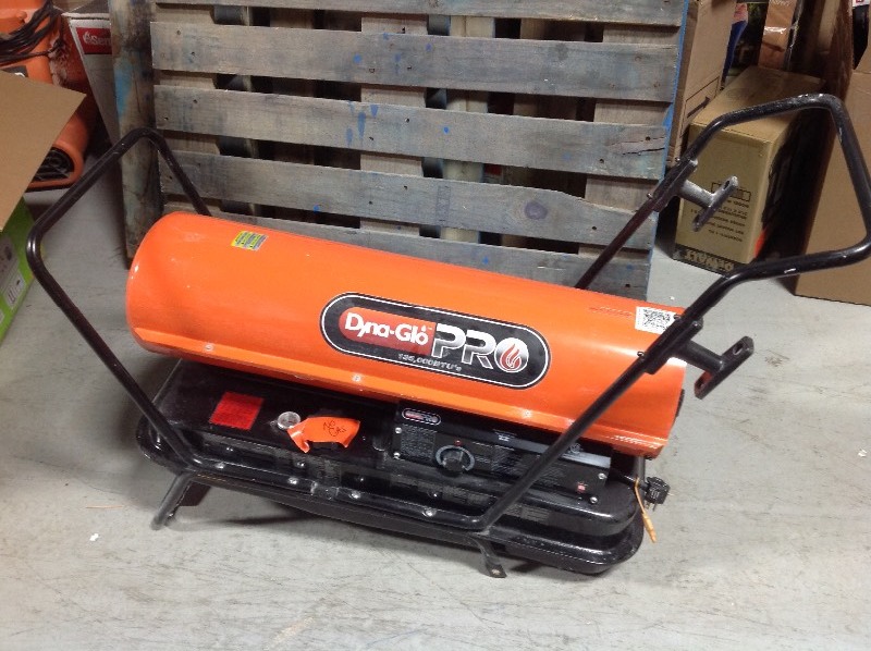 Dyna-Glo Pro 135K BTU Forced-Air Kerosene Portable Heater used in working conditions missing wheels