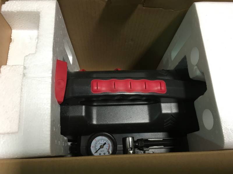 Husky 8-in-1 12-Volt Power SourceJumpstarter USED in good condition