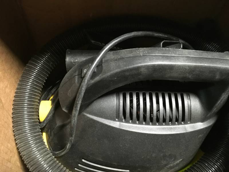 Stinger 2.5 Gal. 1.75-Peak HP Compact Wet Dry Vac USED in good condition