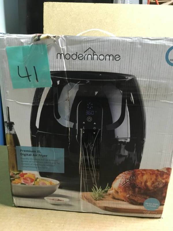 modernhome Premium Digital Air Fryer (5.8 Qt.1700-Watt)  in like new condition