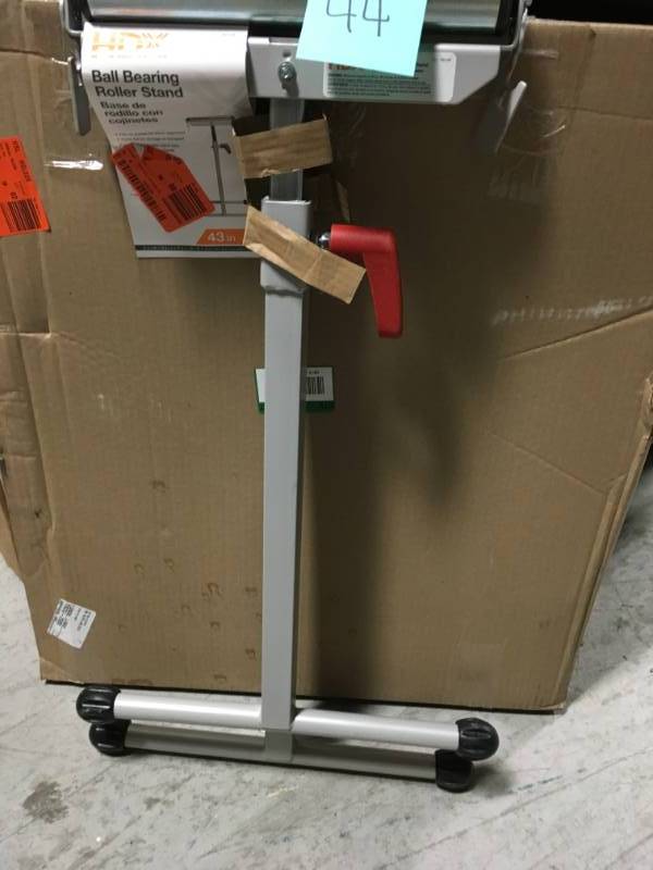 HDX 43 in. Steel Roller Stand with Edge Guide  in like new condition