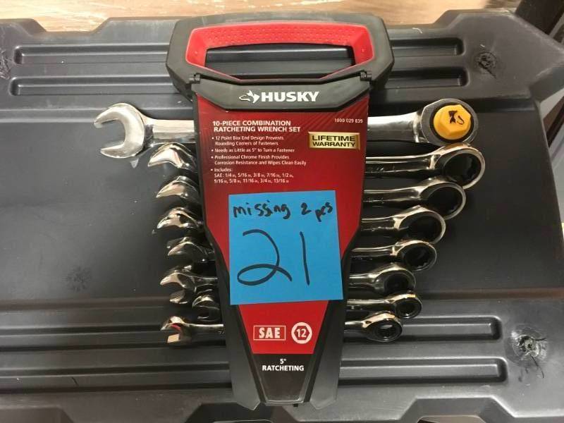 Husky SAE Ratcheting Combination Wrench Set (10-Piece) MISSING 2 PCS