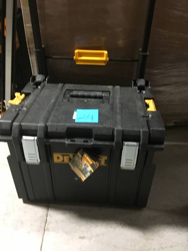 DEWALT ToughSystem DS450 22 in. 17 Gal. Mobile Tool Box  in like new condition