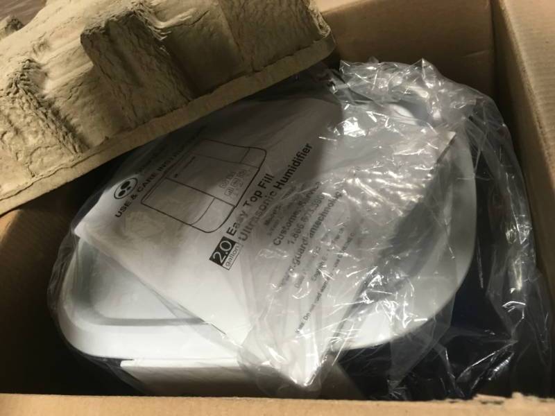 PureGuardian 2 Gal. Top Fill Ultrasonic Warm and Cool Mist Humidifier with Aroma Tray  in like new condition