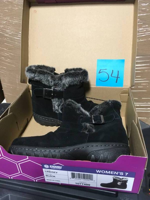 KHOMBU Womens All-Weather Lindsey Suede Boots Size 7 Black Memory Foam Insole not used