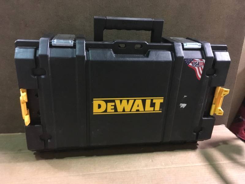 lot 9 image: DEWALT ToughSystem DS130 22 in. Tool Box  in like new condition