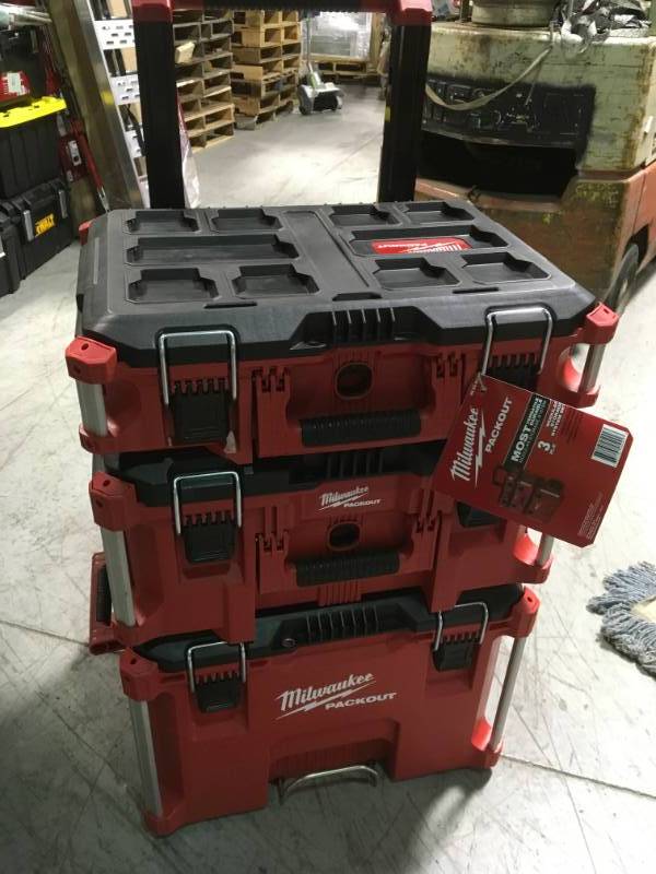 lot 11 image: Milwaukee 22 in. Packout Modular Tool Box Storage System  in like new condition