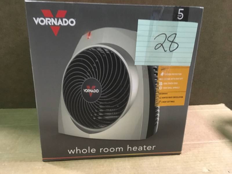 lot 28 image: Vornado VH200 1500-Watt Vortex Whole Room Electric Portable Fan Heater  in like new condition