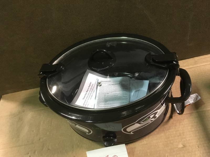 lot 70 image: EAGLE CROCKPOT BLK  in like new condition