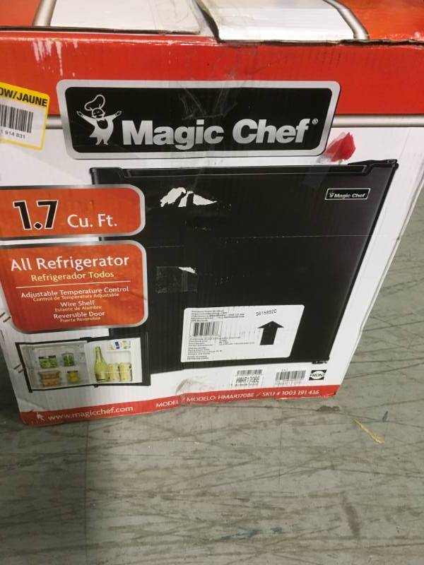 lot 71 image: Magic Chef 1.7 cu. ft. Freezerless Mini Fridge in Black  in like new condition