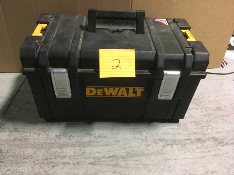 DEWALT ToughSystem DS300 22 in. Large Tool Box  in like new condition