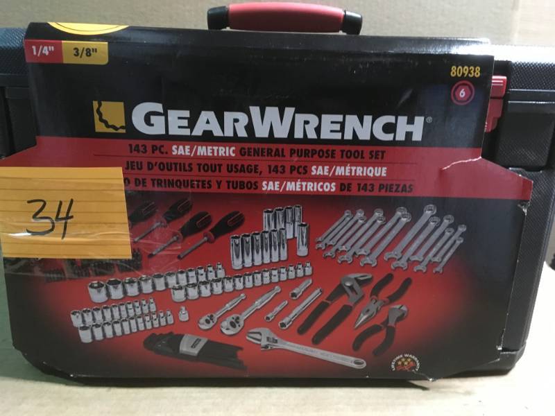 GearWrench 14 in. and 38 in. Drive Mechanics Tool Set (143-Piece)  in like new condition