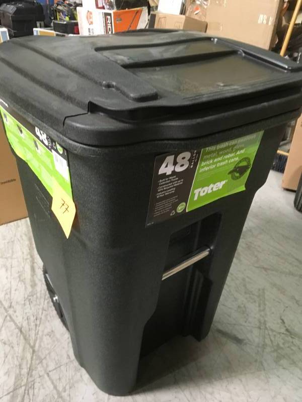 Toter 32 Gal. Trash Can Greenstone with Wheels and Lid 