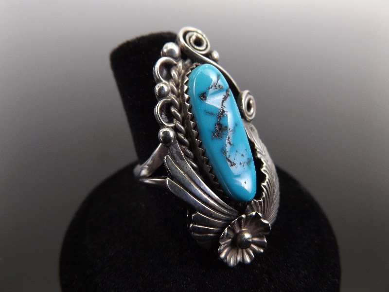 lot 2 image: .925 Sterling Silver Turquoise Cabochon Leaf Ring Size 7.25