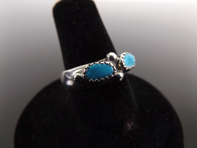lot 4 image: .925 Sterling Silver Double&nbspTurquoise Cabochon&nbspRing Size 7.25