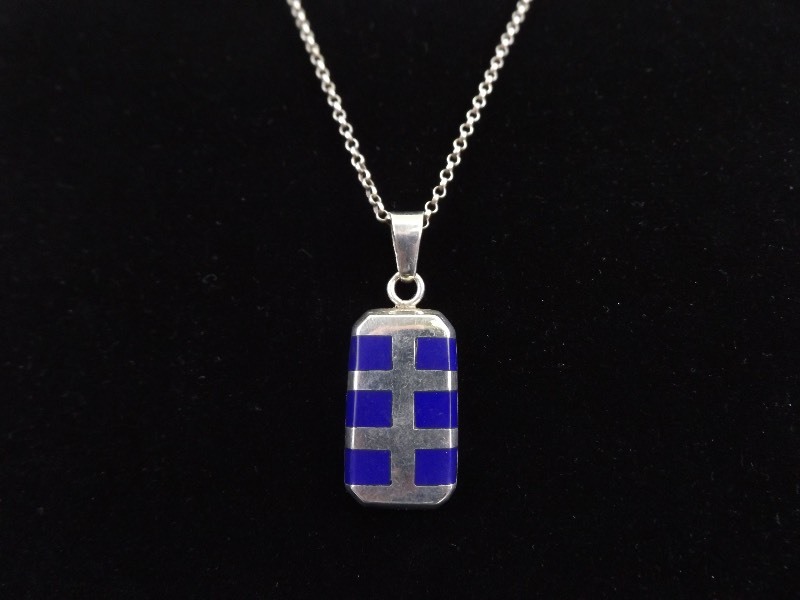 lot 35 image: .925 Sterling Silver Inlayed Lapis Pendant Necklace