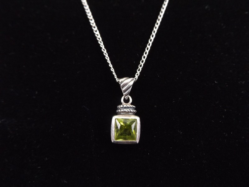 lot 39 image: .925 Sterling Silver Princess Cut Peridot Crystal Pendant Necklace