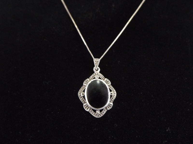 lot 45 image: .925 Sterling Silver Art Nouveau Black Onyx Pendant Necklace