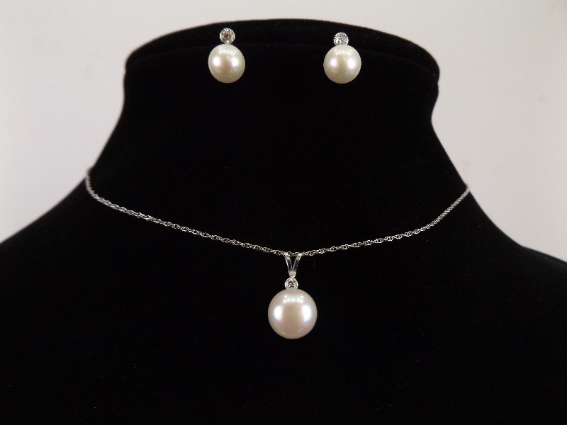 lot 49 image: .925 Sterling Silver Cultured Pearl and Crystal Necklace, Pendant and Earring Set