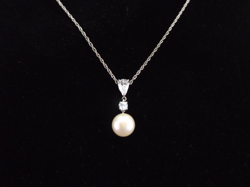 lot 50 image: .925 Sterling Silver Cultured Pearl and Crystal Pendant Necklace