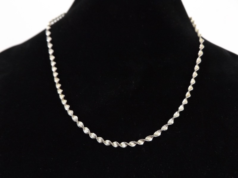 lot 58 image: .925 Sterling Silver Twist Necklace