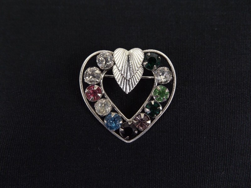 lot 74 image: .925 Sterling Silver Multi Stone Heart Brooch