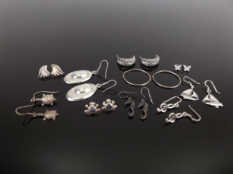 lot 99 image: Lot of .925 Sterling Silver Earrings