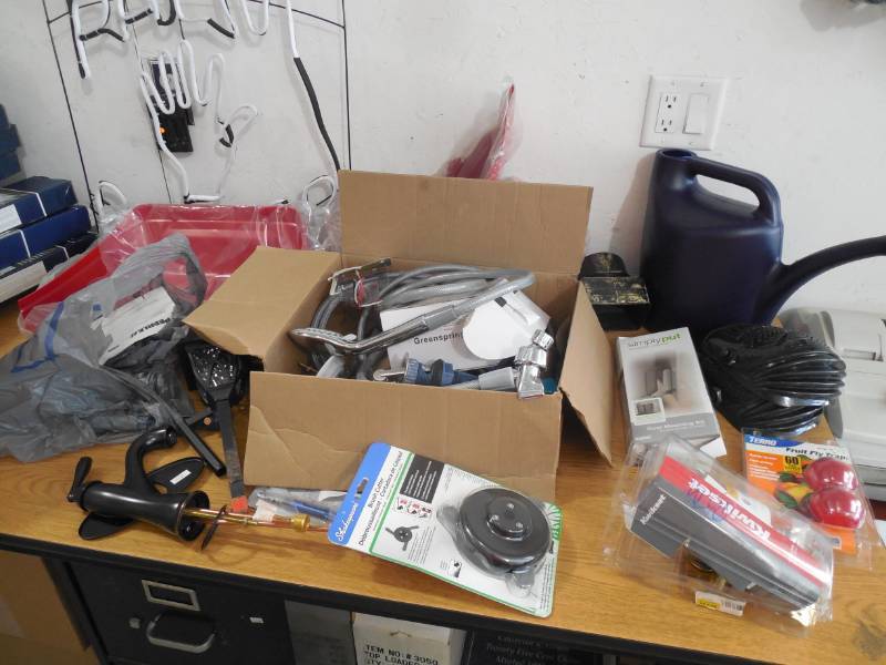 lot 30 image: ASSORTED HANDYMAN LOT