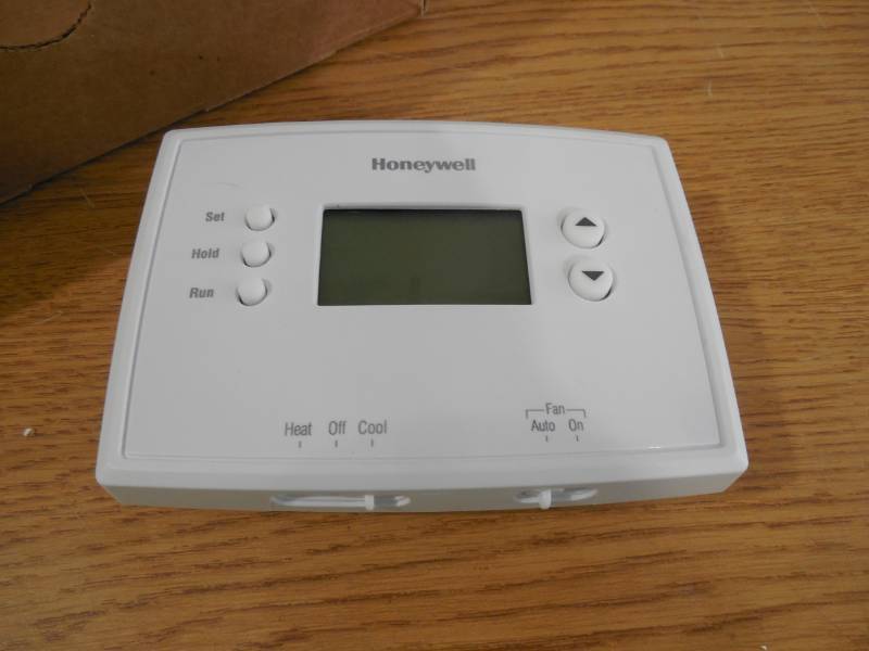 lot 74 image: Honeywell 5-2 Day Programmable Thermostat