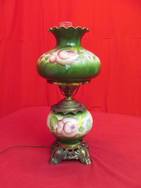 lot 1 image: vintage lamp