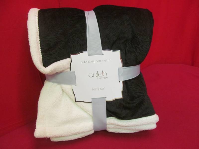 lot 41 image: Caleb throw