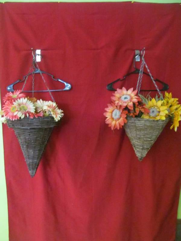 lot 44 image: straw plant baskets