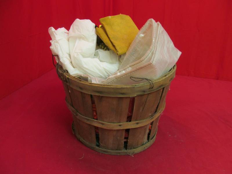 lot 102 image: bushel basket produce bags, car wash mitts