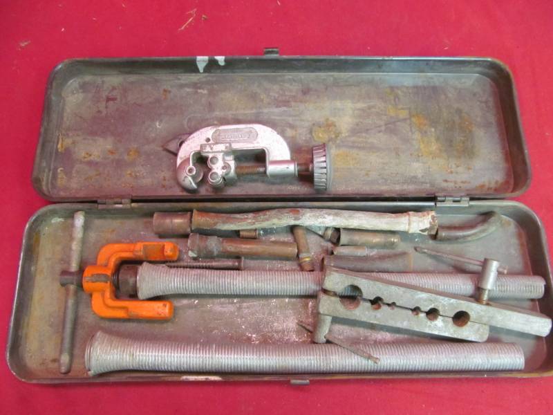 lot 111 image: tools