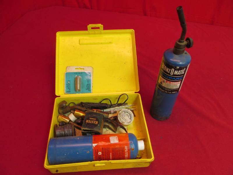 lot 119 image: Burnsmachic torch kit