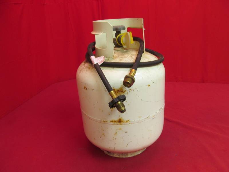 lot 121 image: propane tank hose