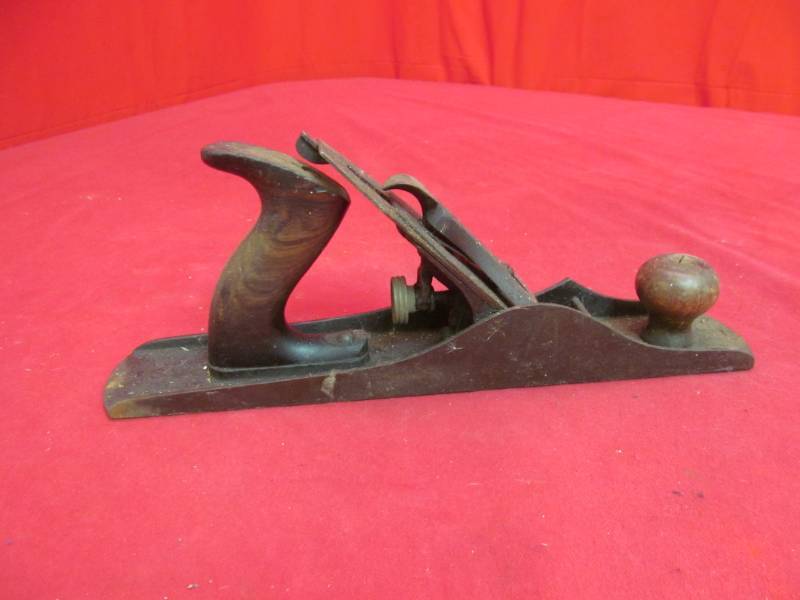 lot 134 image: vintage wood plane