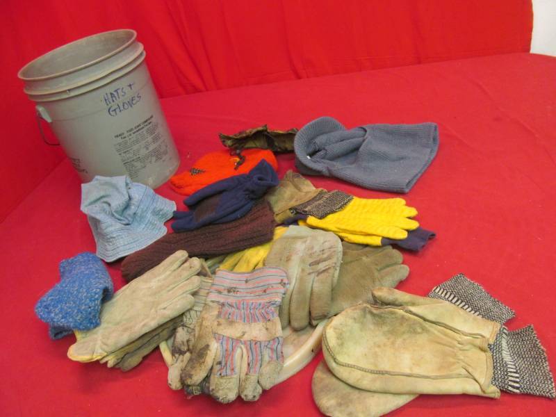 lot 142 image: hats, gloves