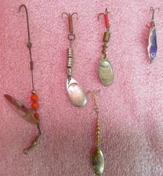 lot 173 image: vintage fishing tackle