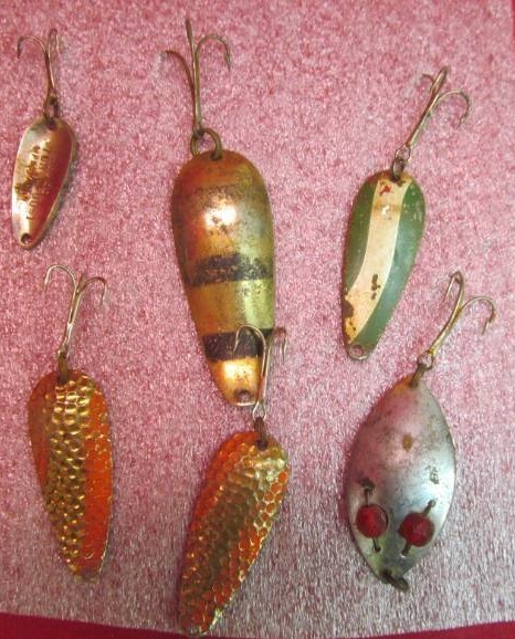 lot 178 image: vintage fishing tackle